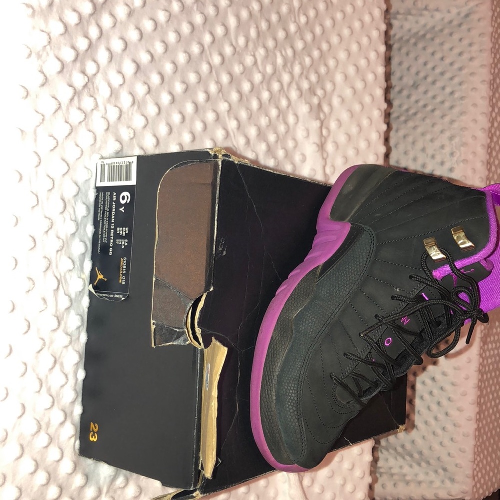 * AUTHENTIC * Air Jordan Retro 12